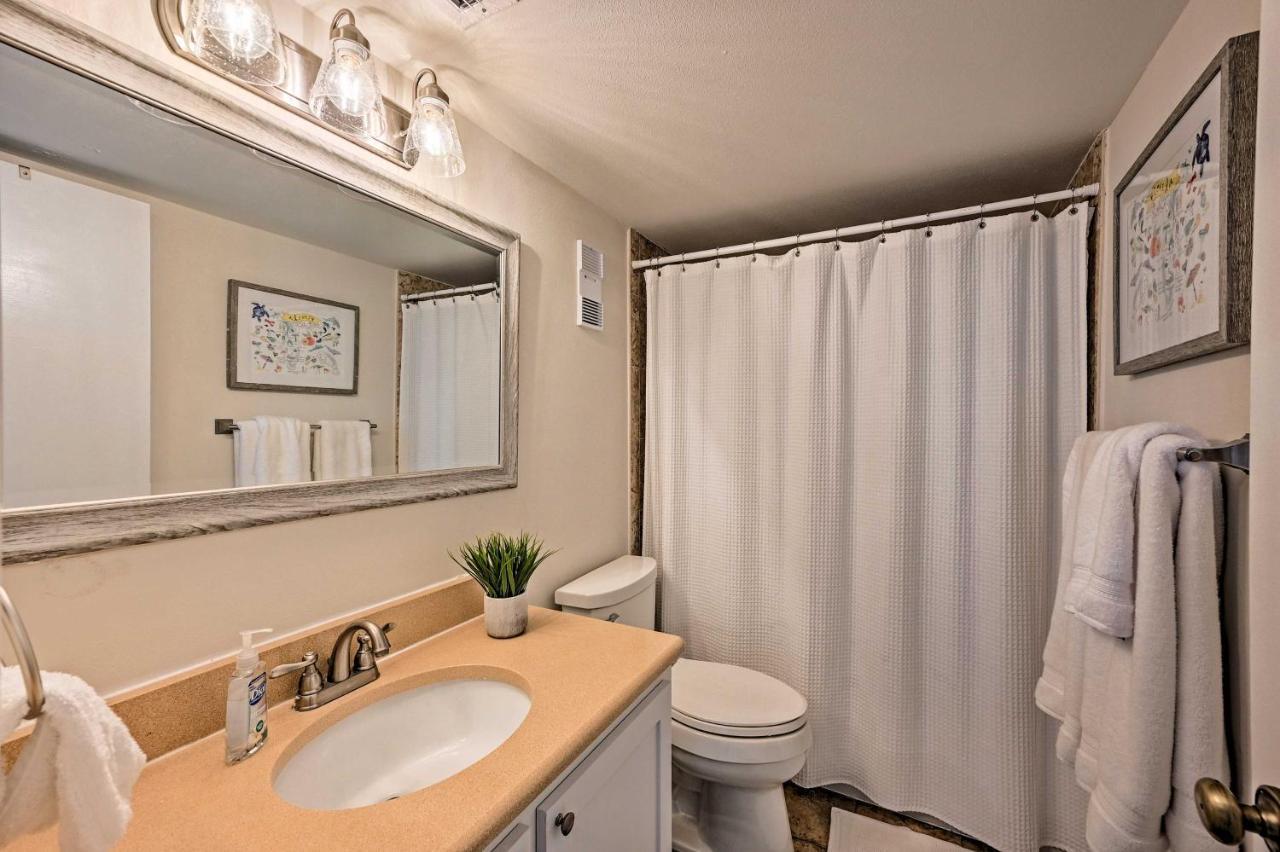 With Balcony And Stunning Ocean Views! *