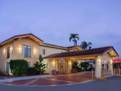 Hotel Baymont By Wyndham Myers 3*