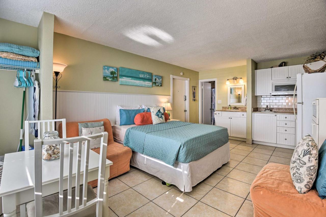 Waterfront Daytona With Pool Access! Apartment