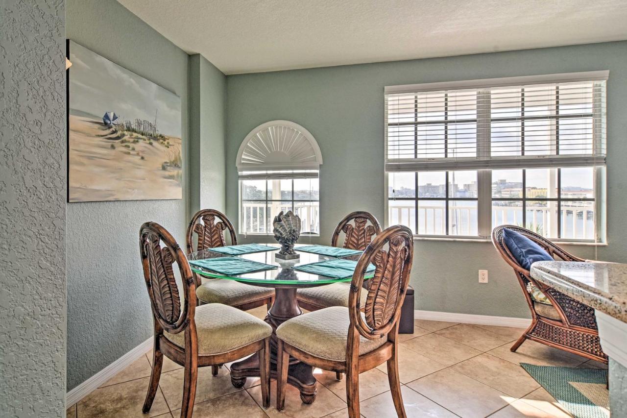 Coastal With Pool, Walk To Clearwater Beach! *