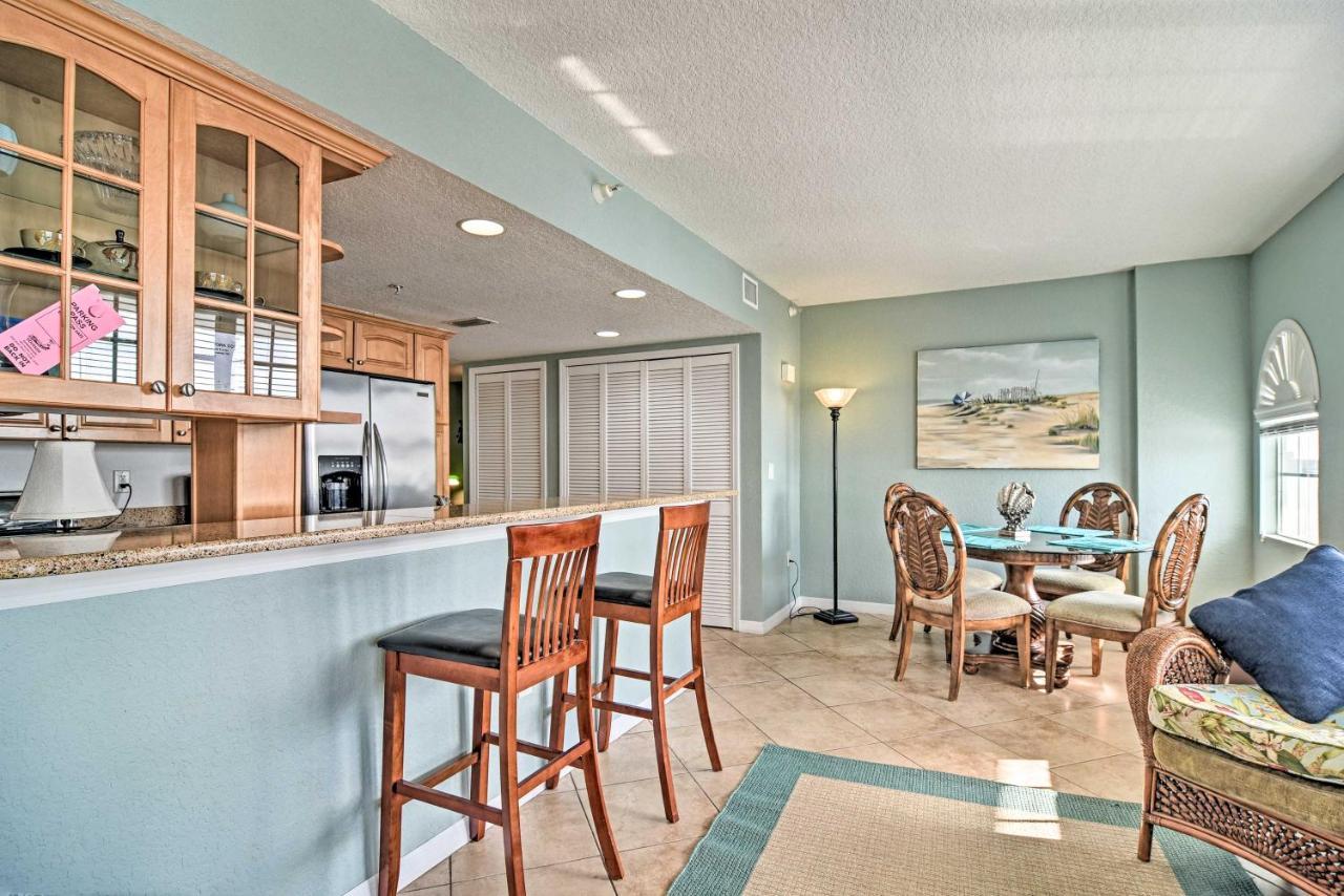 Coastal With Pool, Walk To Clearwater Beach!