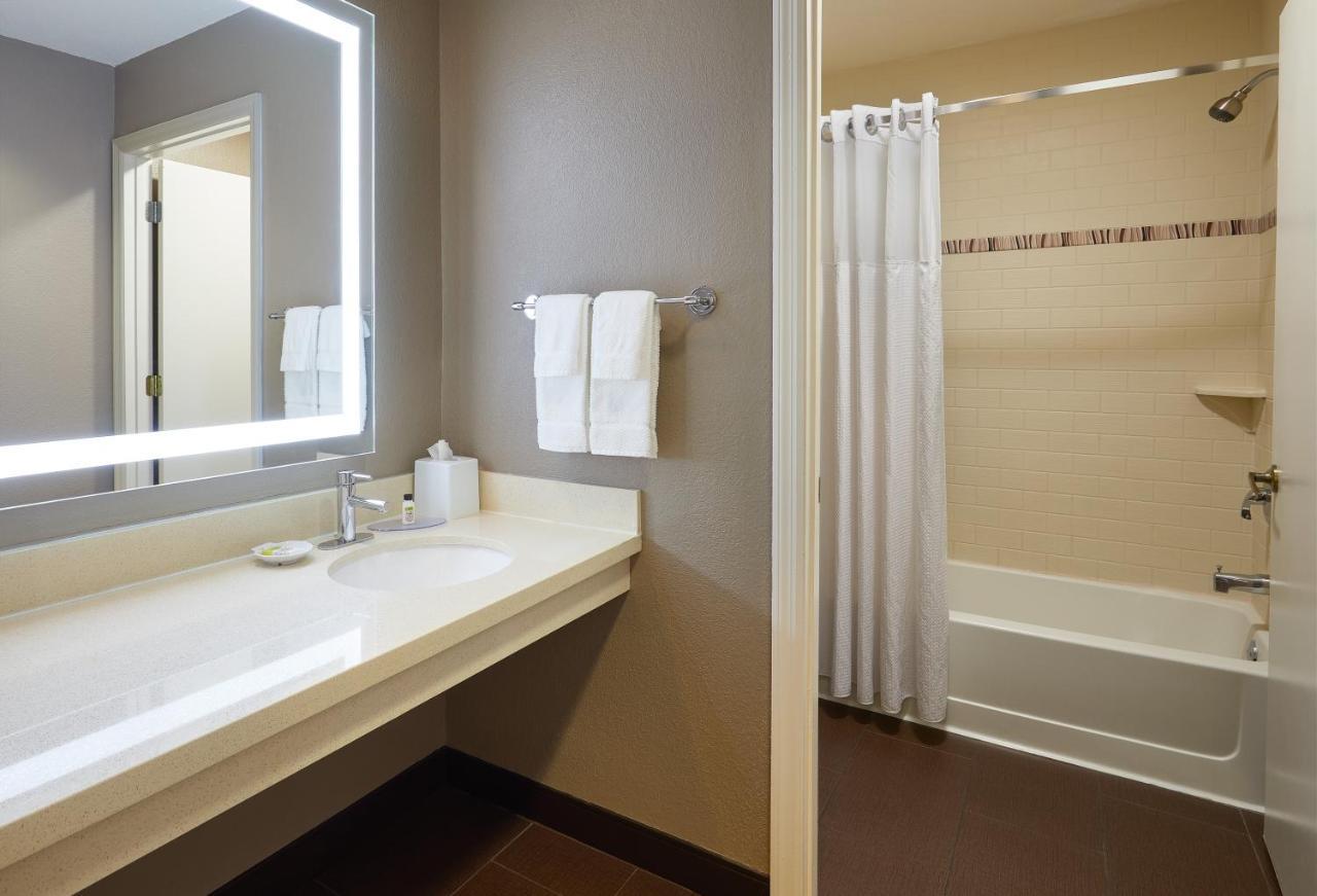 Staybridge South By Ihg 3*