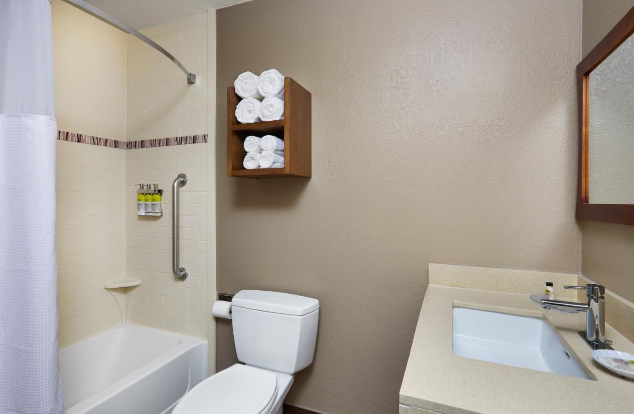 Staybridge South By Ihg 3*