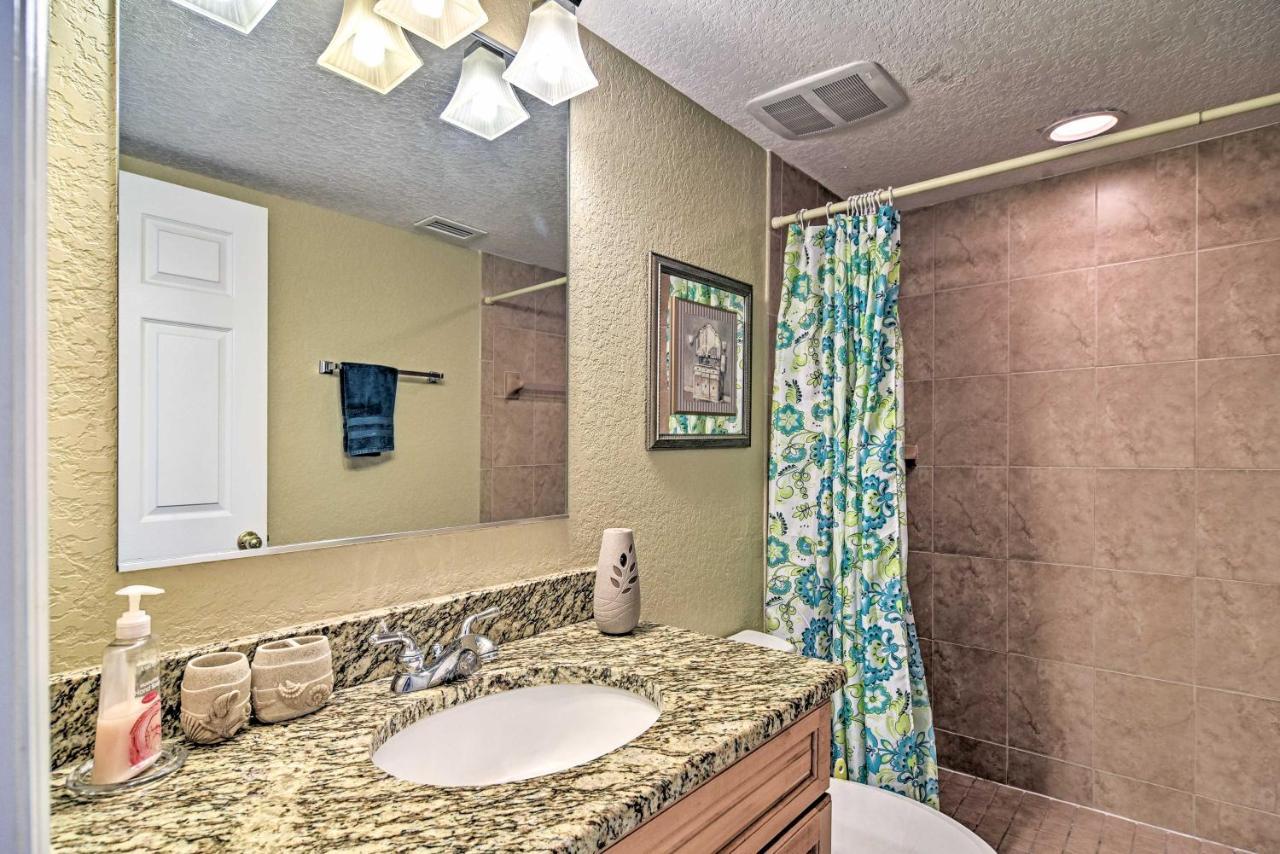 Apartment Coastal With Pool, Walk To Clearwater Beach! Clearwater Beach