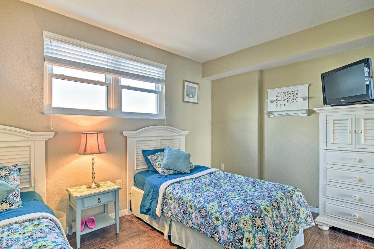Coastal With Pool, Walk To Clearwater Beach! *