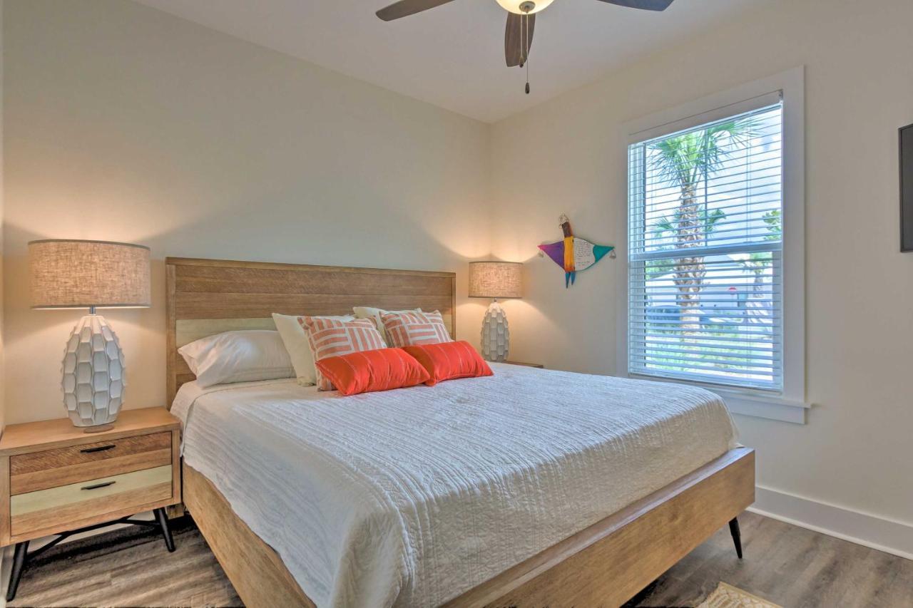 Bright With Pool, 3 Blocks To Santa Rosa