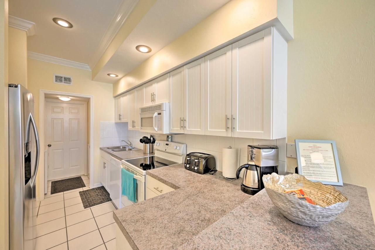 Escape With Screened Pool, Near Beaches!