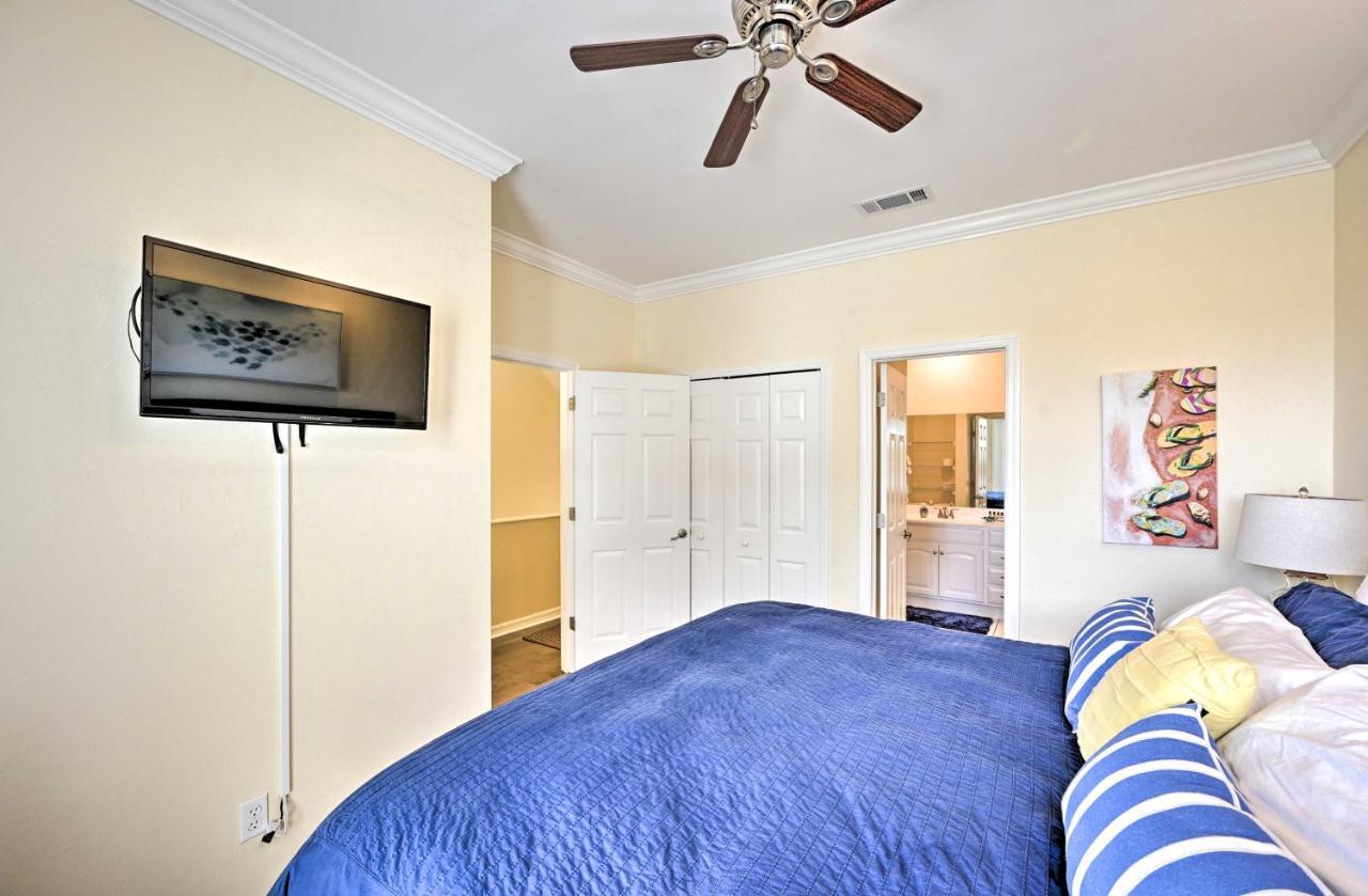 Holiday home Escape With Screened Pool, Near Beaches! *