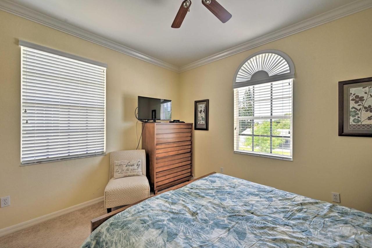 Holiday home Escape With Screened Pool, Near Beaches!