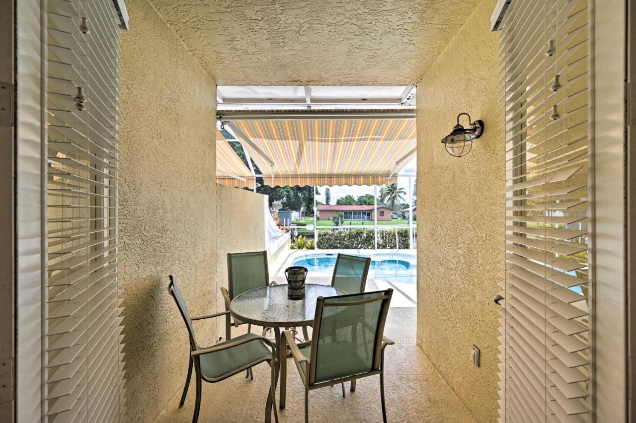 Escape With Screened Pool, Near Beaches! Holiday home Cape Coral