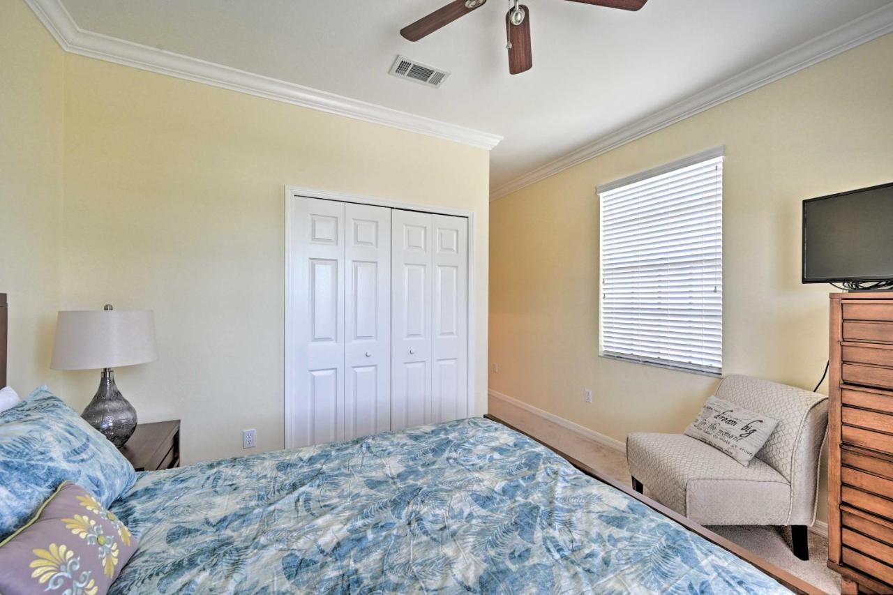 Holiday home Escape With Screened Pool, Near Beaches!