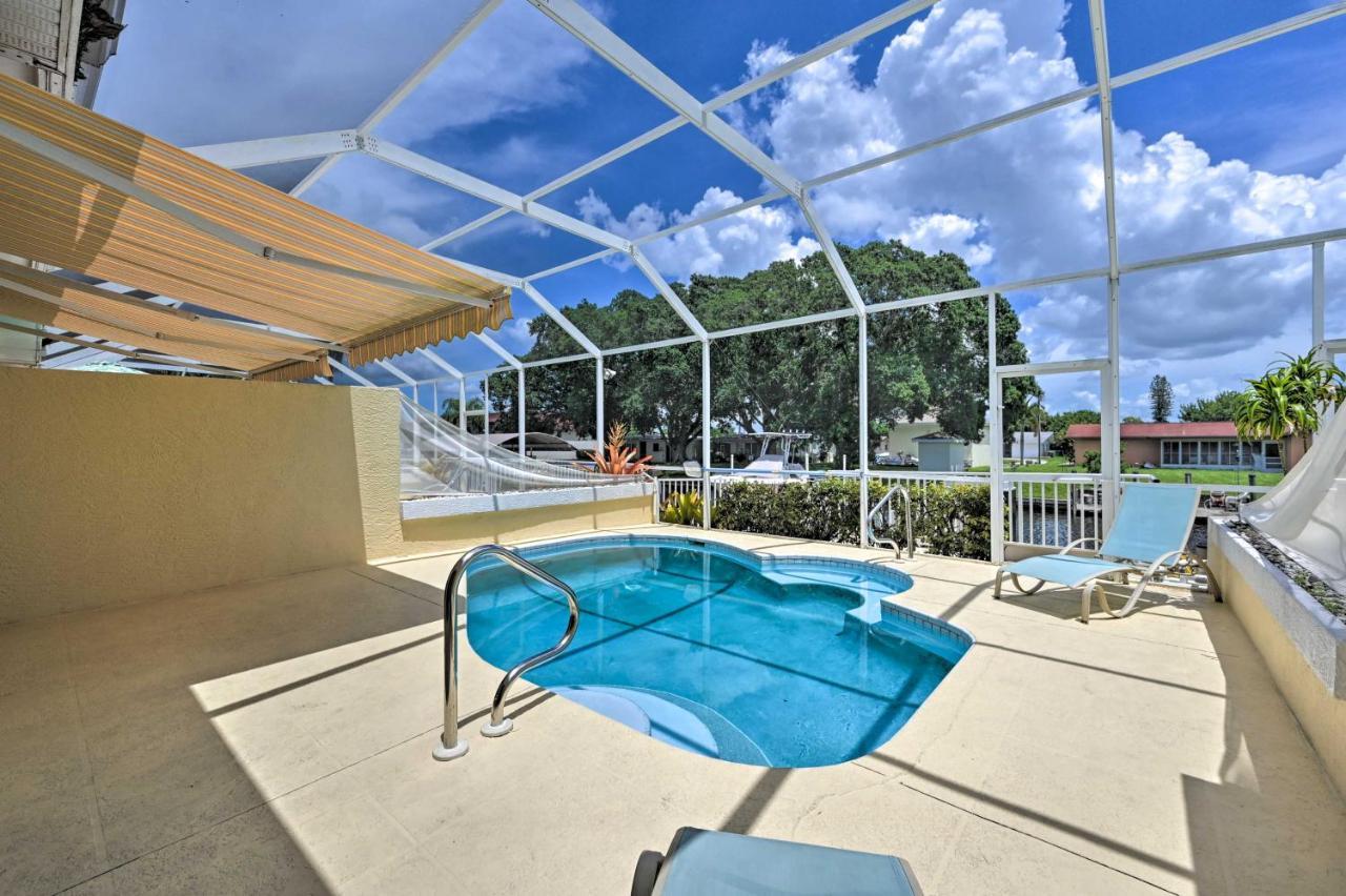 Escape With Screened Pool, Near Beaches! *