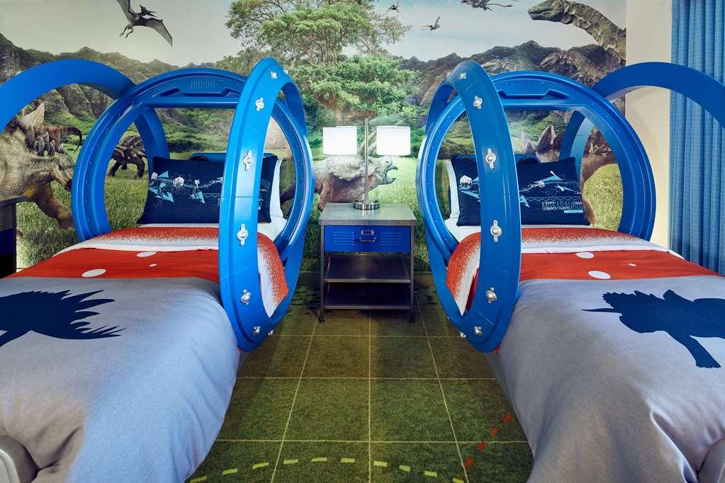 Resort Universal's Loews Royal Pacific 4*