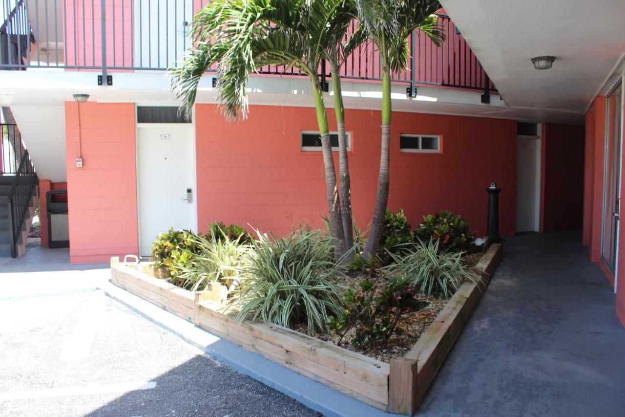 Motel Cove Oceanfront 3*