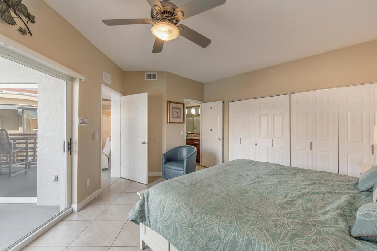 103 Crimson Holiday home