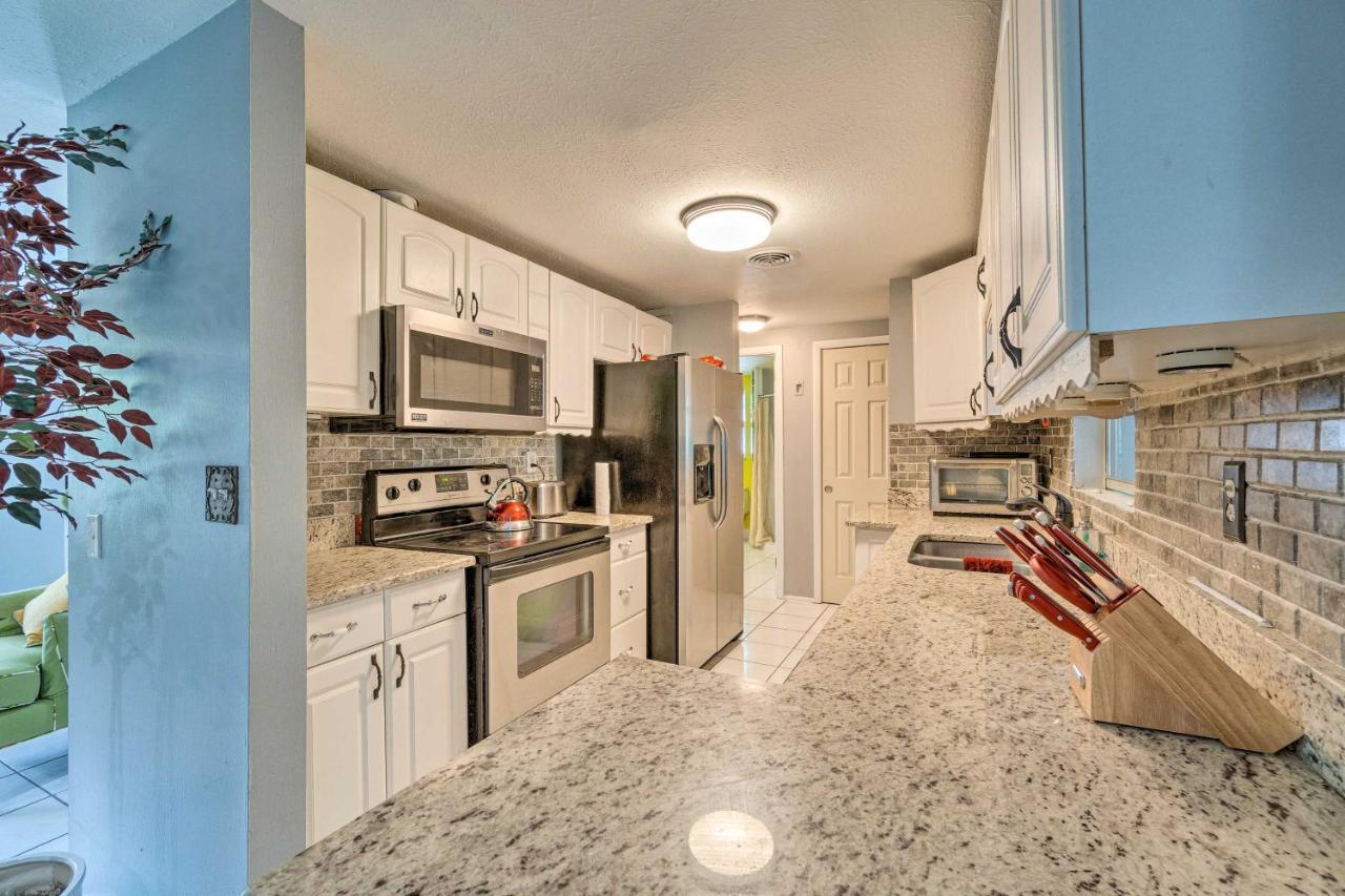 Peaceful With Patio - 2 Miles To Beach! Holiday home *