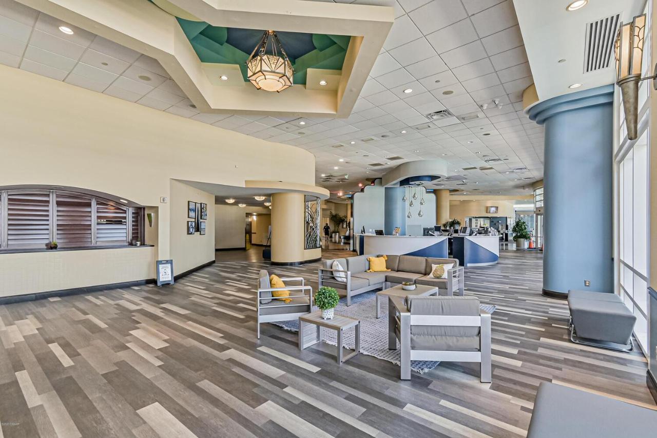 Vacation In Comfort And Luxury - 1 Bedroom Direct Oceanfront - Wyndham Ocean Walk 1706 Apartment