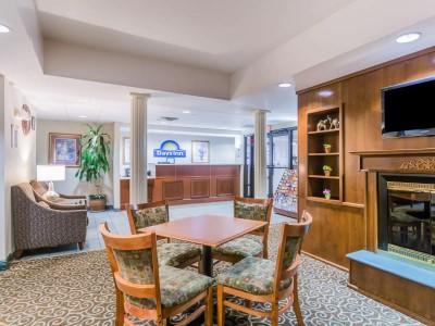 Days Hotel 2*