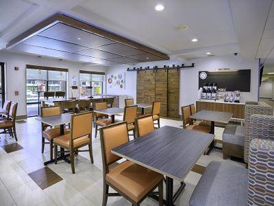 Express & Jacksonville-south By Ihg 3*