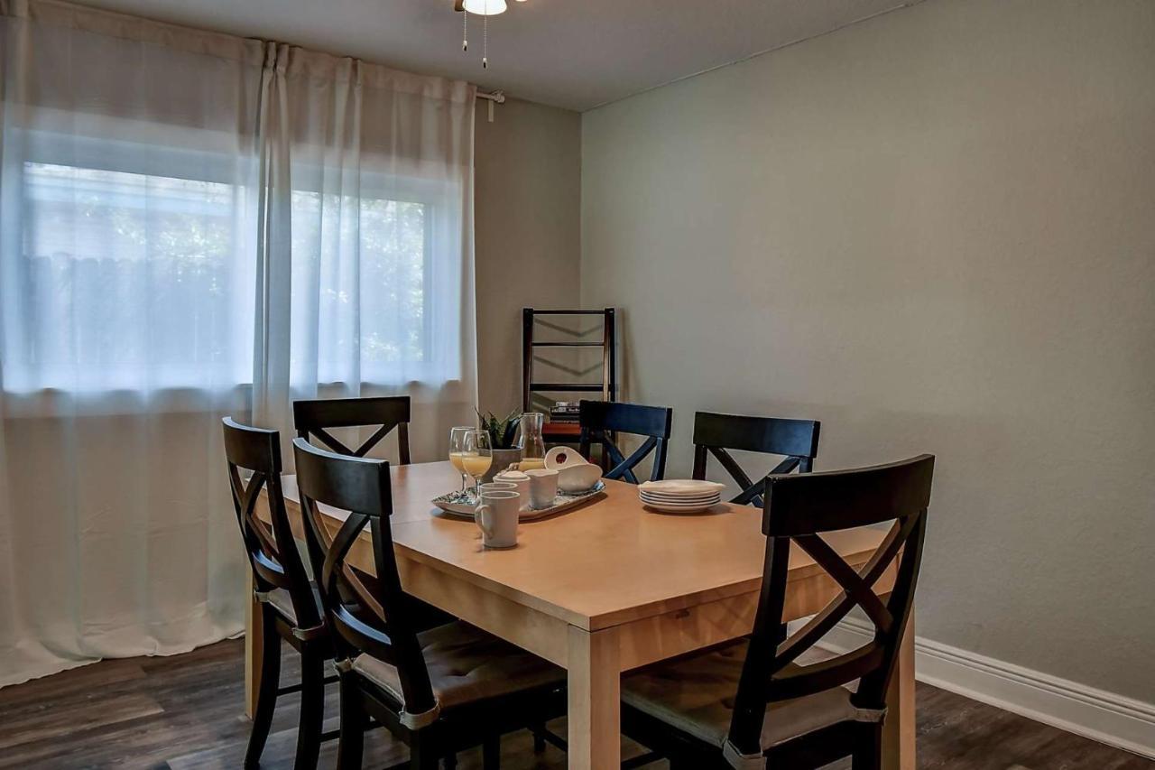 Sunkissed In St Pete Is A 3 Bedroom With Heated Pool And Great Outdoor Space Near The St. Petersburg