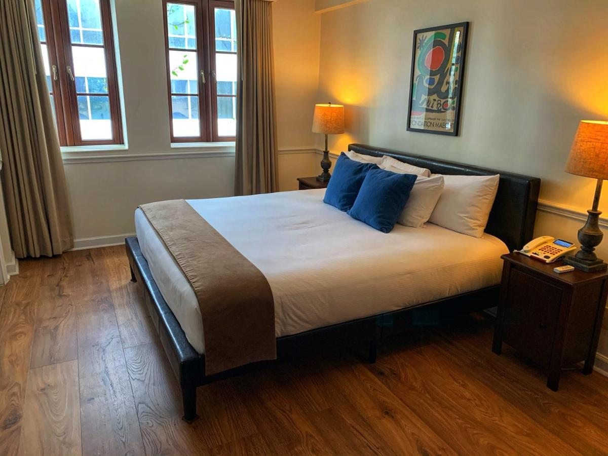 Hotel St. Michel 3*