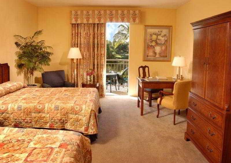 Hotel Trianon Bonita Bay 4*