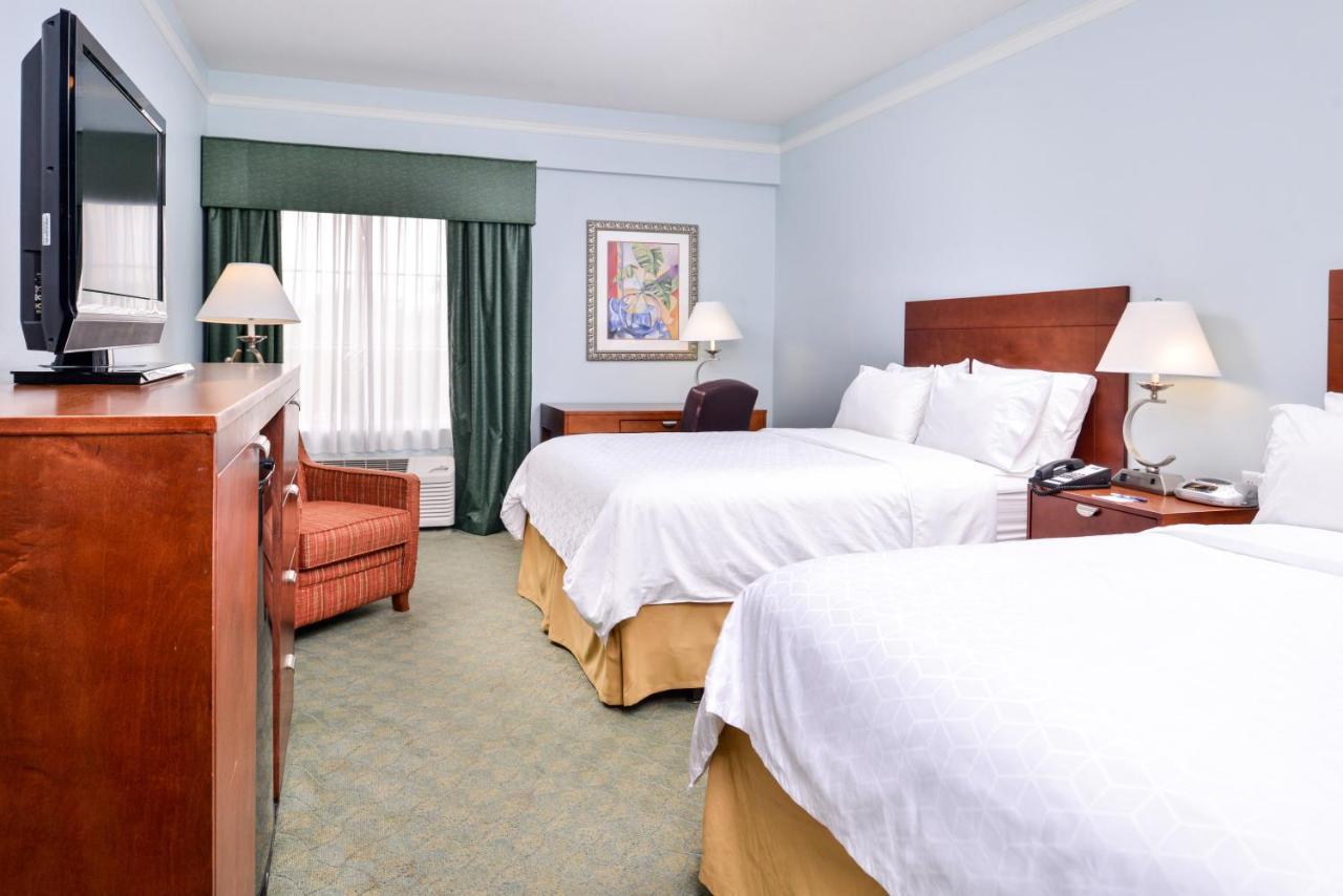 Express North Telecom Park By Ihg Hotel Tampa