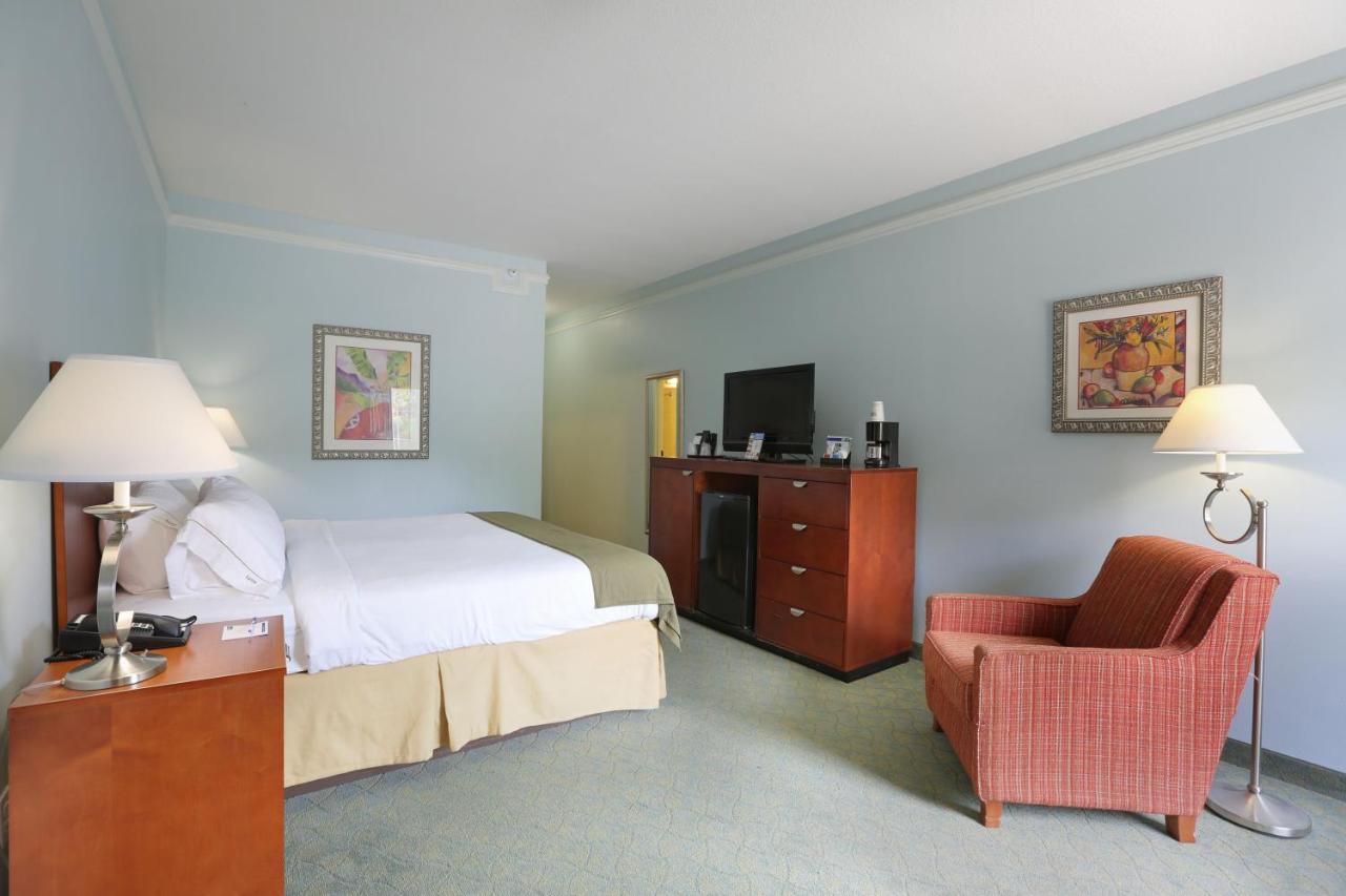 Express North Telecom Park By Ihg