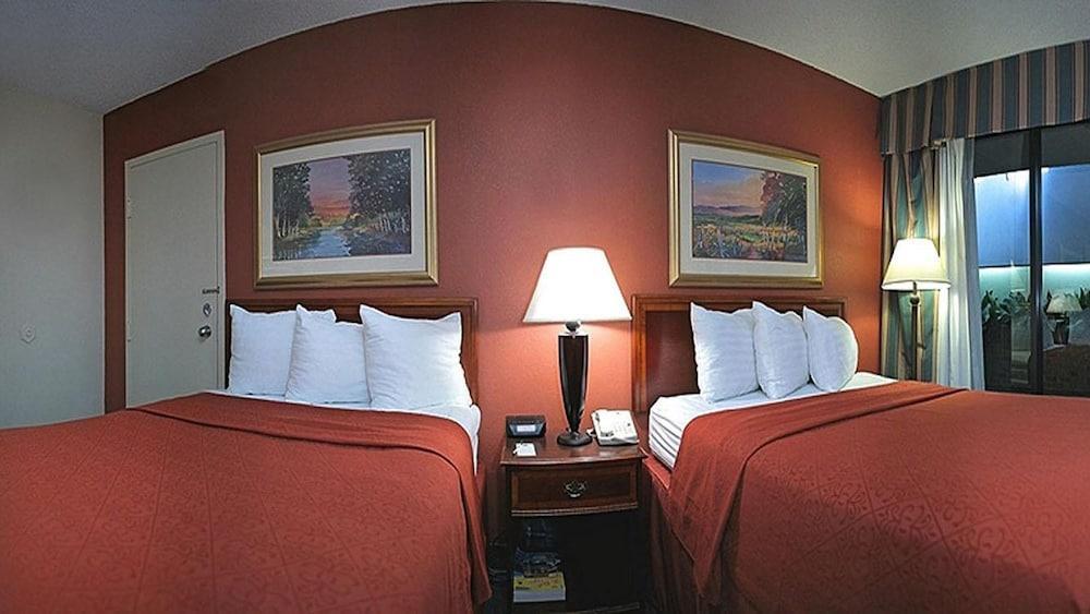 Stayable Jax West Hotel
