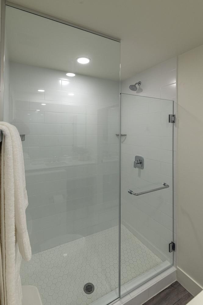 Fishermens Village 4*