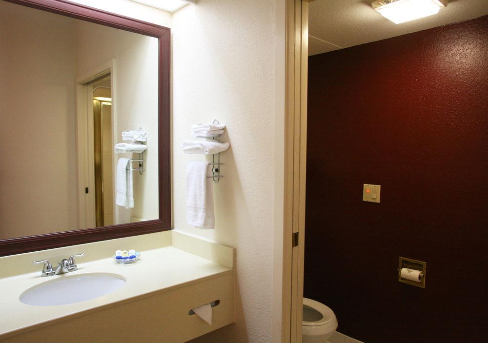 Red Roof Plus+ Hotel Palm Coast