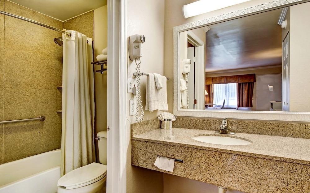 Vero & Vero I-95 (adults Only) 3*