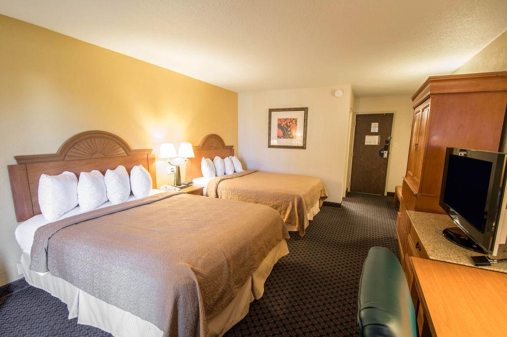Quality Downtown Inn 2*