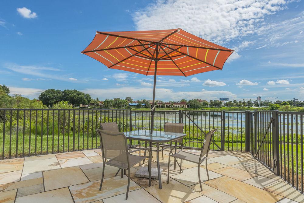 Hotel Quality Inn & Suites Kissimmee By The Lake 3*