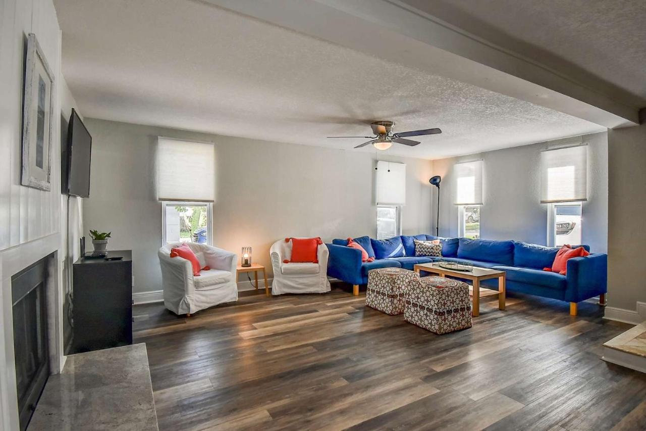 Sunkissed In St Pete Is A 3 Bedroom With Heated Pool And Great Outdoor Space Near The
