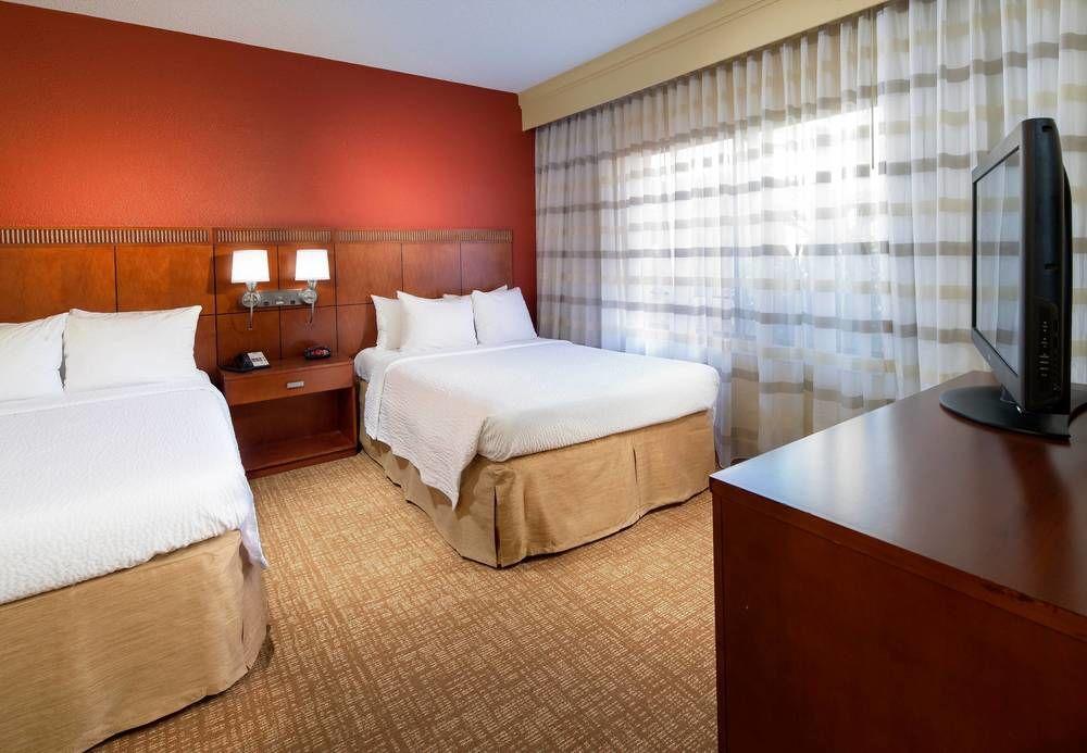 Courtyard Myers Cape Coral 3*