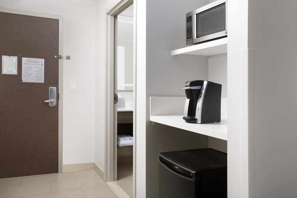 Hotel Express Jacksonville By Ihg 3*