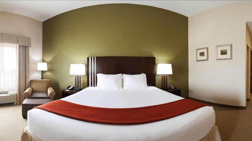 Hotel Express Wales North-winter Haven By Ihg 2*