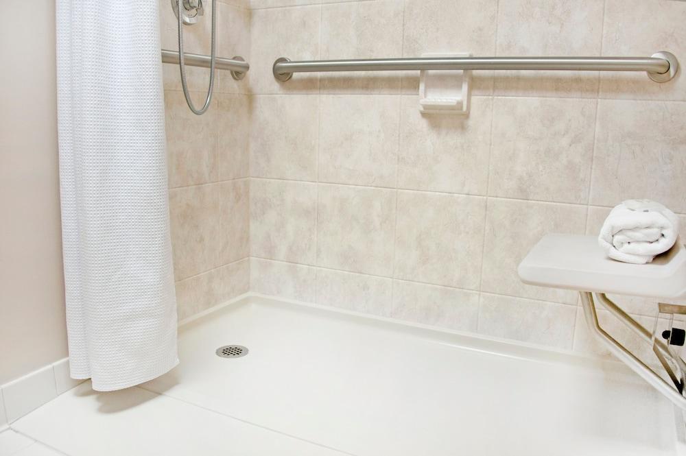 Crowne Plaza Grand Hotel 4*