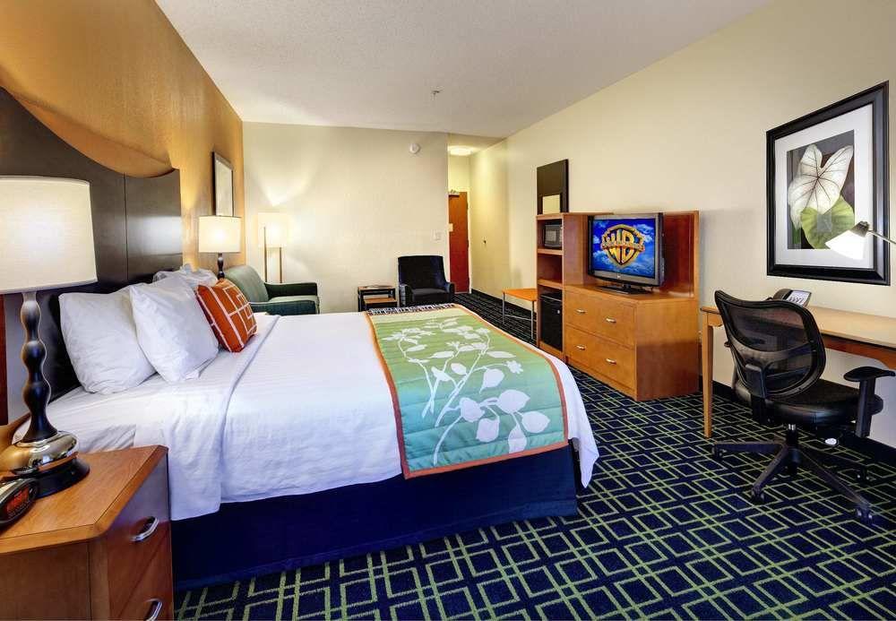 Fairfield & By Marriott 3*