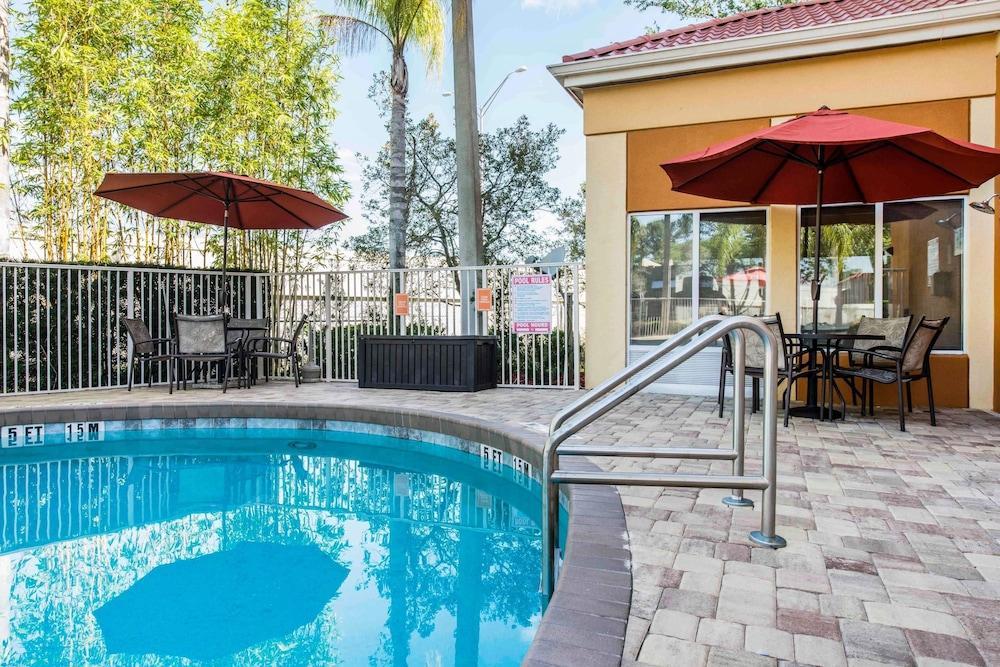 Hotel Comfort & Orlando North Sanford