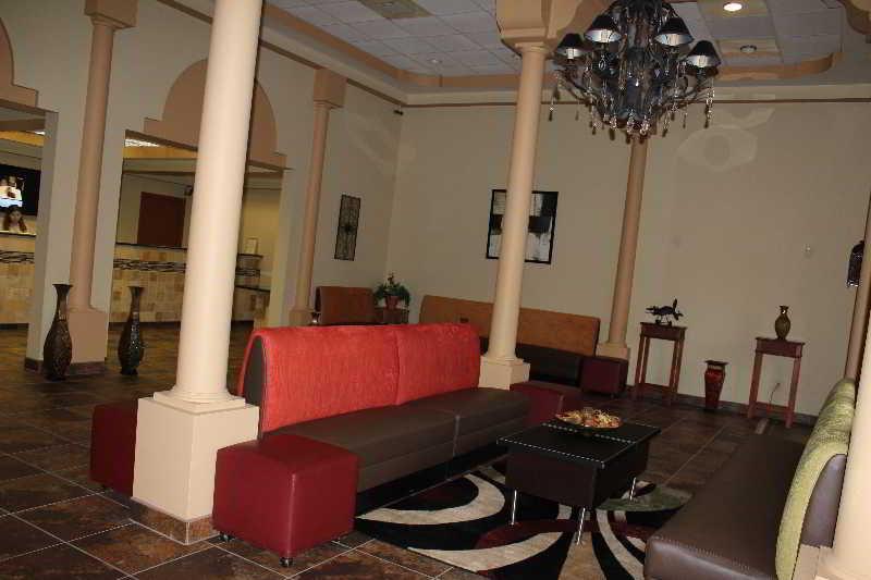 Roomba & At Old Town Hotel 2*