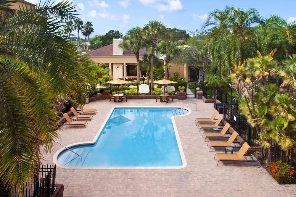 Hotel Courtyard Westshore/airport