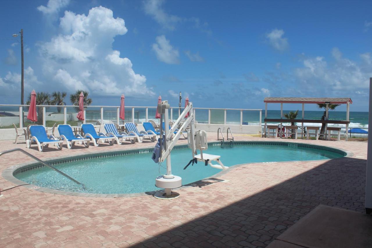 Cove Oceanfront 3*