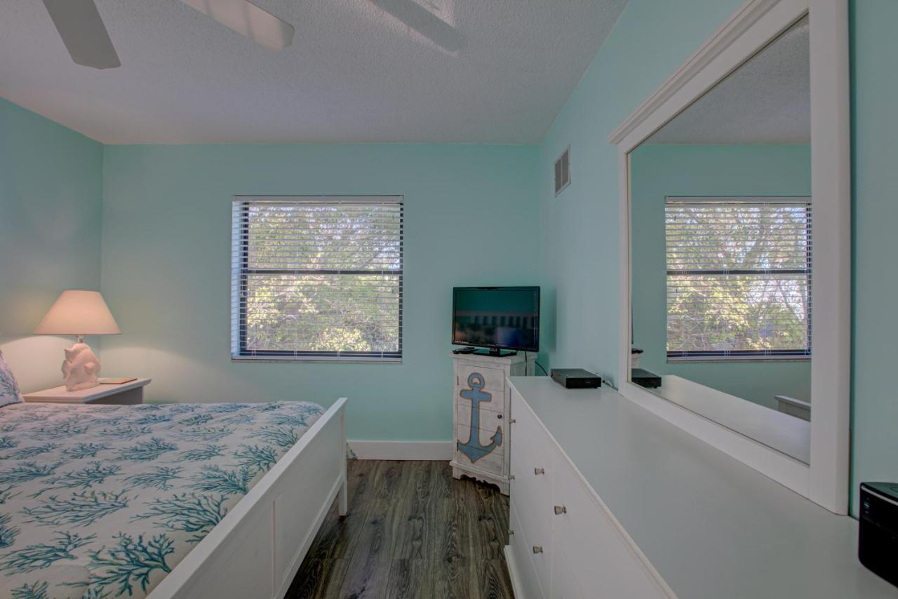 Anna Maria Island Palms 7a
