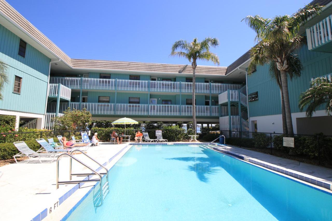 Anna Maria Island Palms 7a *