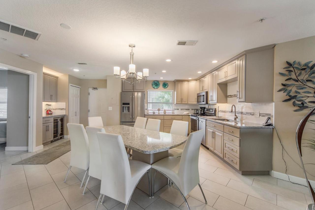 103 Crimson Holiday home