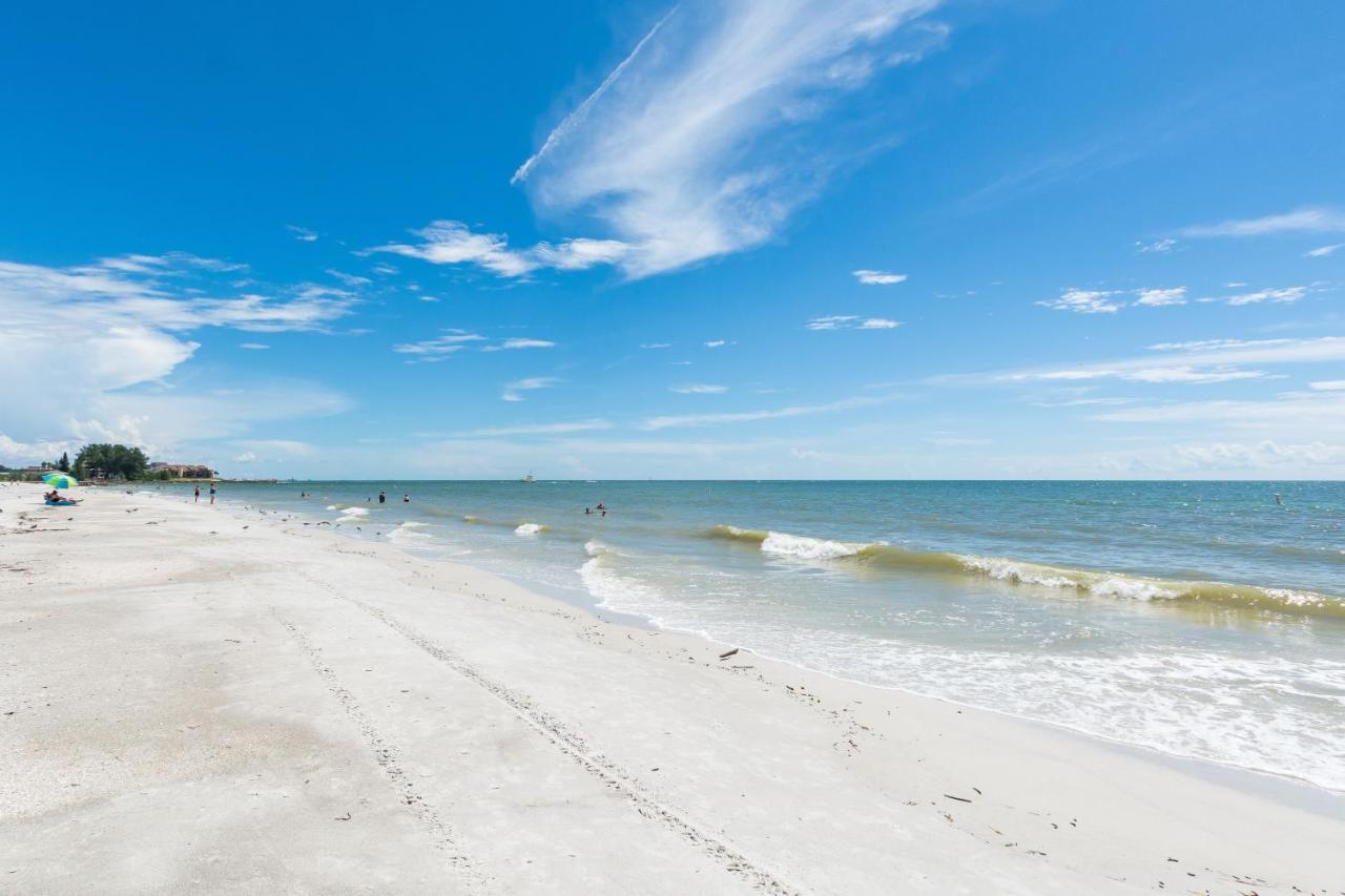 305 Place * St. Pete Beach