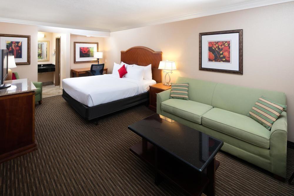 Hotel Maingate And 3*