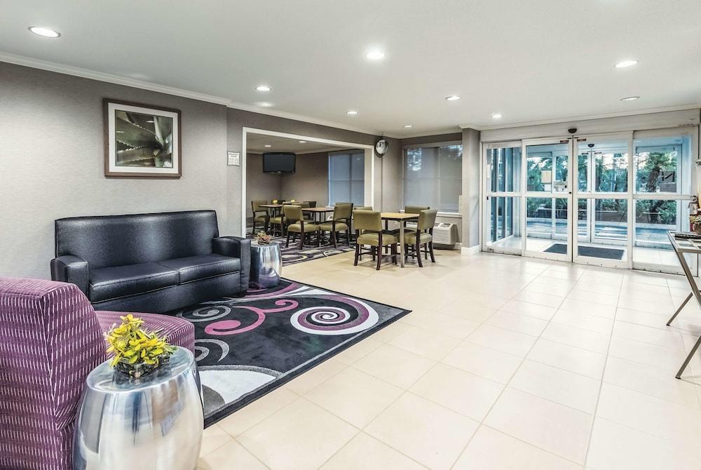 La Quinta By Wyndham East Hotel 3*